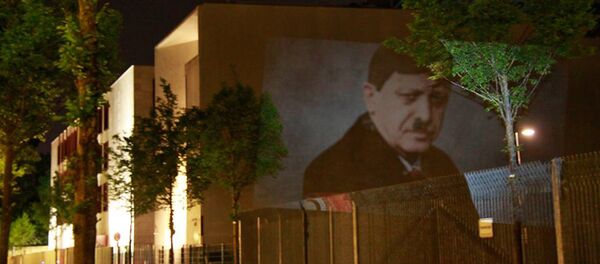 Kunst-Protest an Türkischer Botschaft in Berlin - Sputnik International