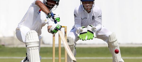 Pakistan's Fawad Alam (L) bats the ball during his team's warm up match against England (File) Pakistan's Fawad Alam (L) bats the ball during his team's warm up match against England (File) - Sputnik International