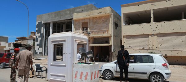 Members for the Libyan Armed Forces stand at a checkpoint in Benghazi, Libya May 16, 2016 - Sputnik International