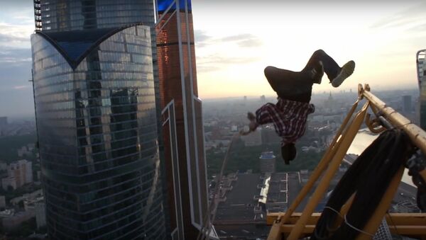 Spiderman swing in real life - Sputnik International