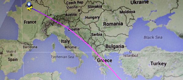 The flight path of EgyptAir flight MS804 from Paris to Cairo is seen on a flight tracking screen May 19, 2016 - Sputnik International