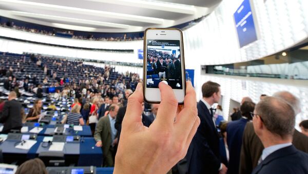 Grabbing a shot of the European Parliament plenary chamber - Sputnik International