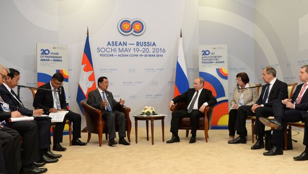 President Vladimir Putin meets with Prime Minister of Cambodia Hun Sen - Sputnik International