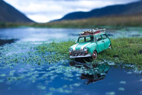 Toy Car Story: Little Vehicles Explore Huge World - Sputnik International