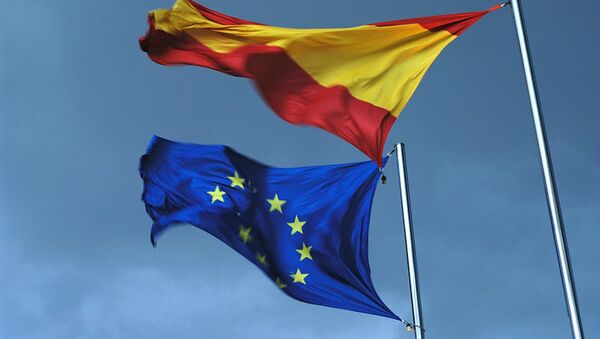 Spanish and EU flags - Sputnik International