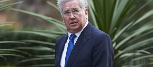 British Defence Secretary Michael Fallon arrives at Downing Street in London on February 20 , 2016 for a meeting of the cabinet following Prime Minister David Cameron's return from EU negotiations in Brussels - Sputnik International