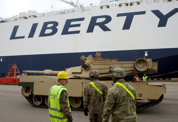  An Abrams tank is seen during delivery in the port of Riga (File) - Sputnik International