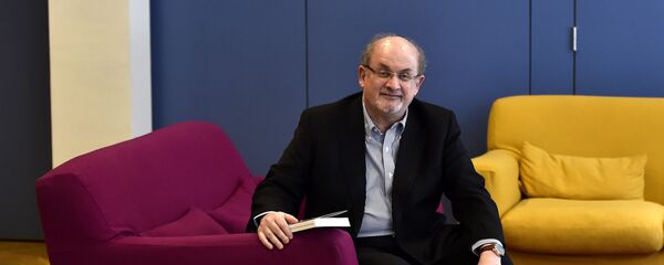 Indian born British author Salman Rushdie (File) Indian born British author Salman Rushdie (File) - Sputnik International