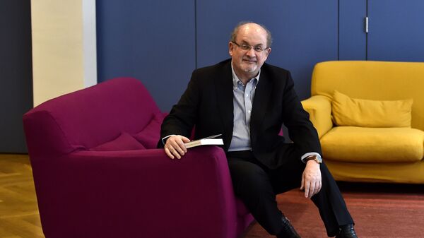 Indian born British author Salman Rushdie (File) - Sputnik International