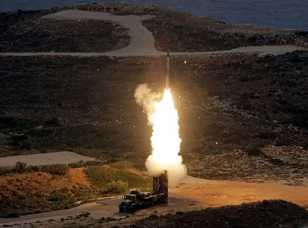An S-300 PMU-1 anti-aircraft missile launches during a Greek army military exercise near Chania on the island of Crete on December 13, 2013 An S-300 PMU-1 anti-aircraft missile launches during a Greek army military exercise near Chania on the island of Crete on December 13, 2013 - Sputnik International