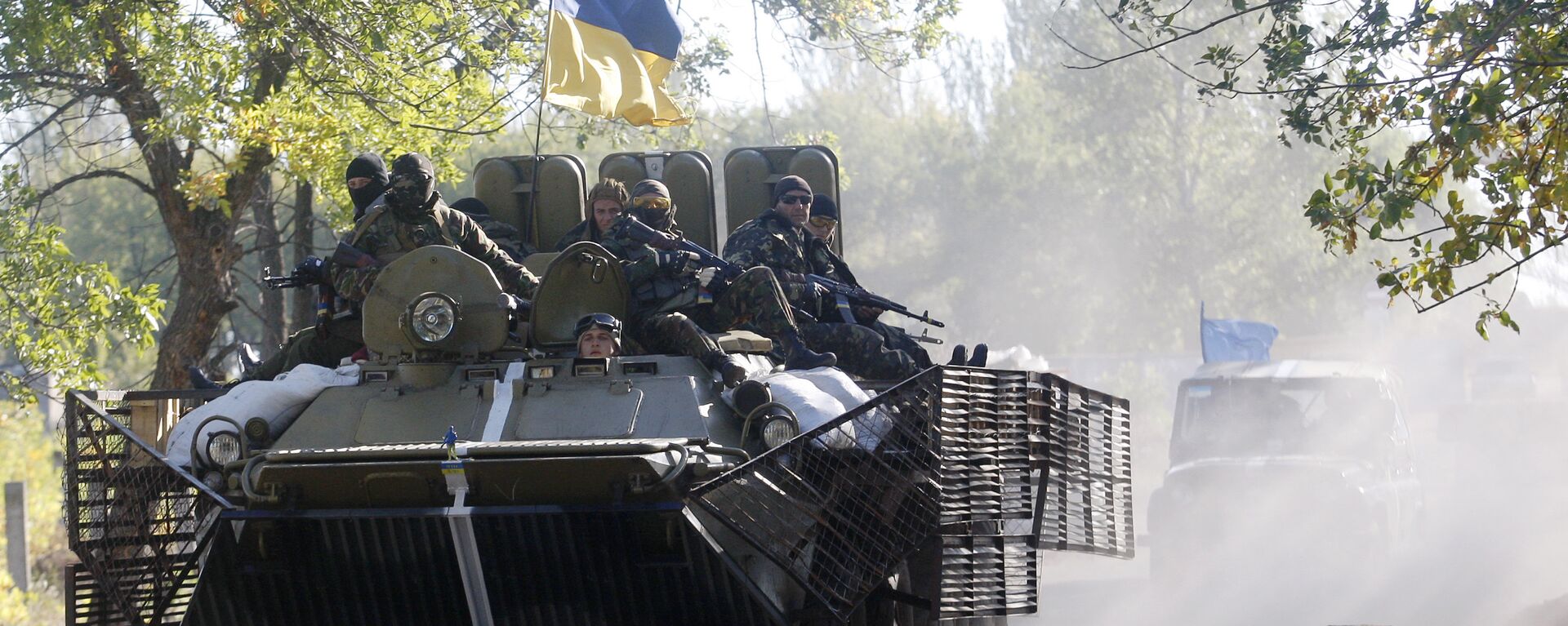 Ukrainian troops patrol in armored vehicles (File) - Sputnik International, 1920, 20.01.2023