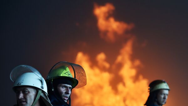 Ukrainian firefighters (file) - Sputnik International