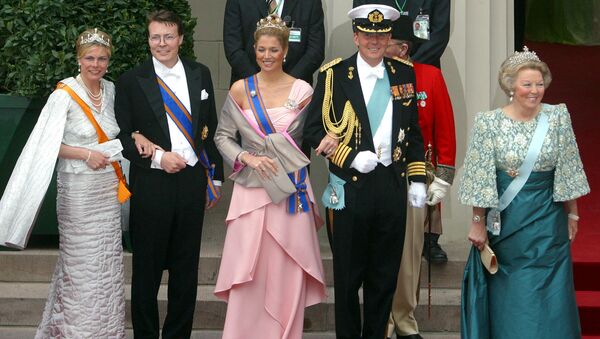 Members of the Dutch royal family, left, to right, Princess Laurentien, Prince Constantijn, Princess Maxima, Crown Prince Willem Alexander, and Queen Beatrix. - Sputnik International