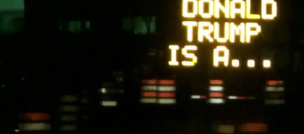 Texas construction Signs Hacked to Endorse Bernie, Call Trump a Shape Shifting Lizard - Sputnik International