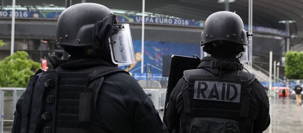 Members of the Raid special intervention unit of the French police take part in a terrorist attack mock exercise on May 31, 2016 near the Stade de France in Saint-Denis, France Members of the Raid special intervention unit of the French police take part in a terrorist attack mock exercise on May 31, 2016 near the Stade de France in Saint-Denis, France - Sputnik International
