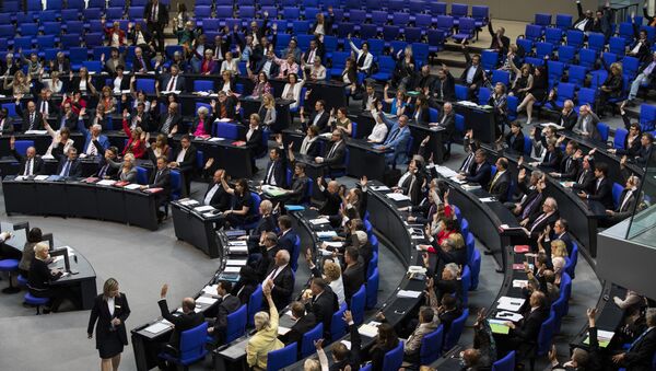 Law makers vote to recognise the Armenian genocide after a debate during the 173rd sitting of the Bundestag, the German lower house of parliament, in Berlin on June 2, 2016 - Sputnik International