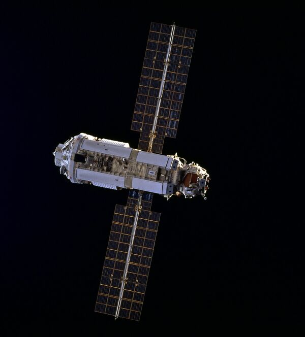 ISS Zarya module as seen from STS-88 (NASA) ISS Zarya module as seen from STS-88 (NASA) - Sputnik International
