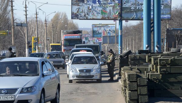 Checkpoint of DPR slef-defense fighters at the exit from Makeyevka. File photo - Sputnik International