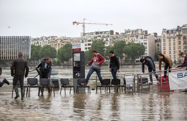 Paris hit by flash floods Paris hit by flash floods - Sputnik International