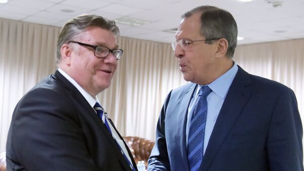 Russian Foreign Minister Sergey Lavrov (right) and his Finnish counterpart Timo Soini. (File) - Sputnik International