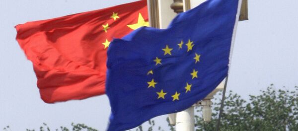 Flags of European Union and China - Sputnik International