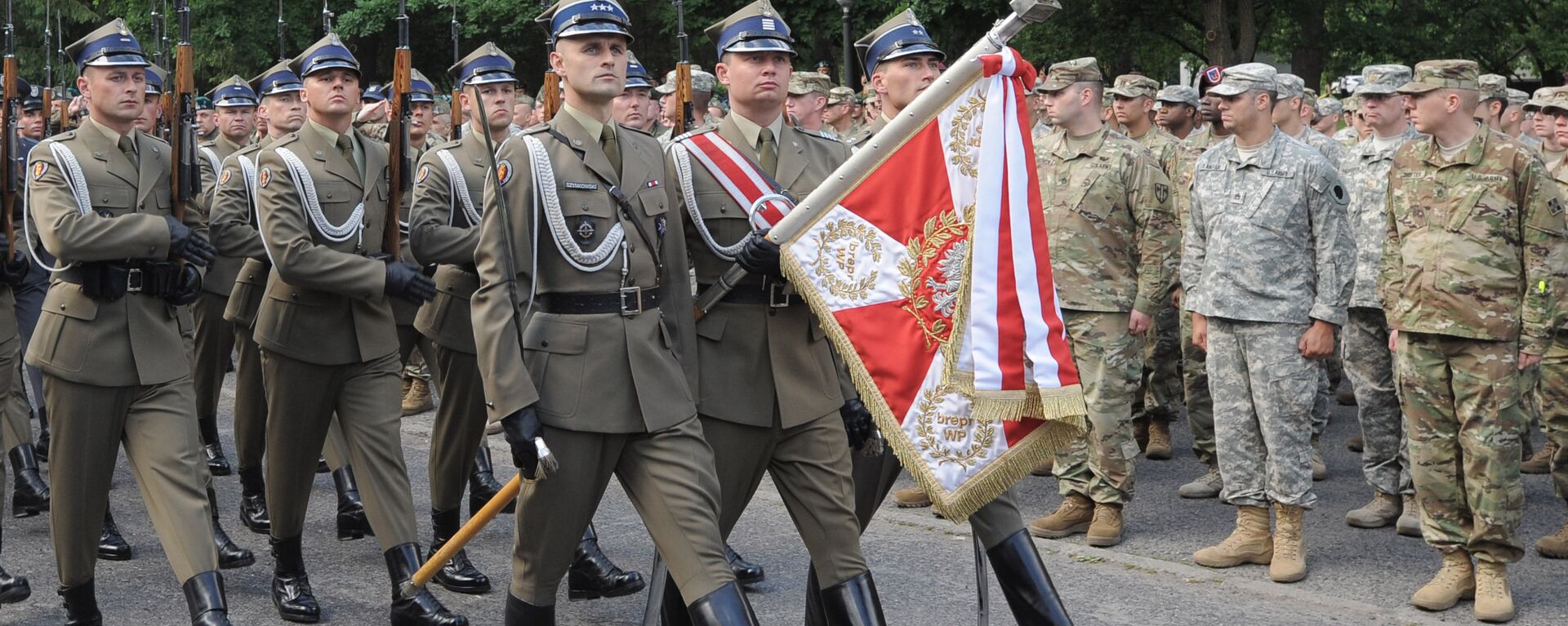 Polish honour guard march during the opening ceremony of the the Anaconda-16 military exercise in Rembertow, June 6, 2016 - Sputnik International, 1920, 10.05.2023