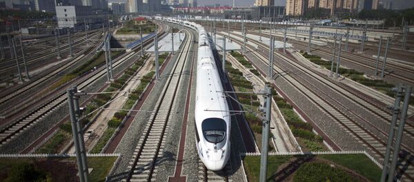 CRH high-speed train leaves the Beijing South Station for Shanghai during a test run on the Beijing-Shanghai high-speed railway in Beijing, China - Sputnik International