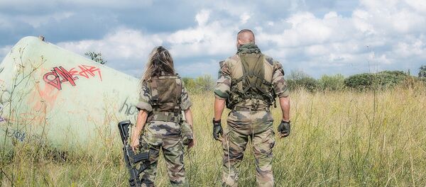 Female and male soldiers Female and male soldiers - Sputnik International