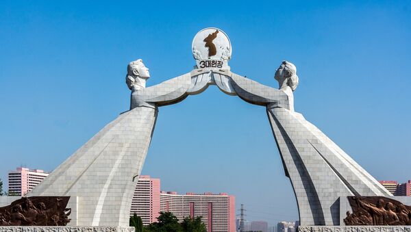 A Statue depicting the Reunification of Korea, located in Pyongyang, Democratic People's Republic of Korea (North Korea) - Sputnik International