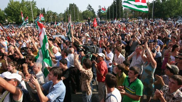 Sukhumi residents rejoicing over Russia's recognition of Abkhazia's independence - Sputnik International