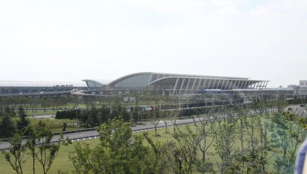 Terminal building at Shanghai Pudong International Airport - Sputnik International