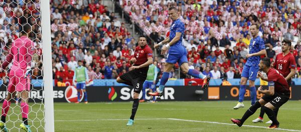 Football Soccer - Turkey v Croatia - EURO 2016 - Group D - Parc des Princes, Paris, France - 12/6/16 Croatia's Ivan Perisic heads at goal Football Soccer - Turkey v Croatia - EURO 2016 - Group D - Parc des Princes, Paris, France - 12/6/16 Croatia's Ivan Perisic heads at goal - Sputnik International