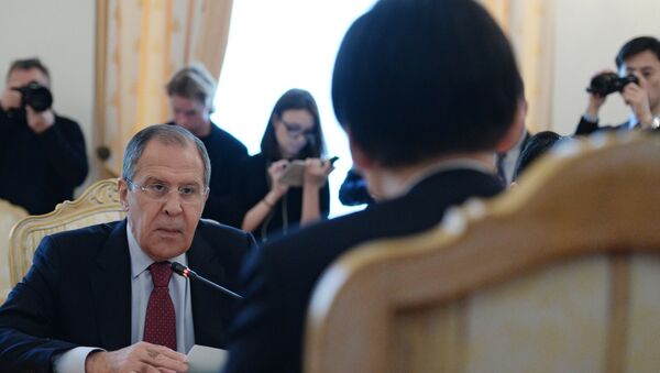 Russian Foreign Minister Sergei Lavrov meets with his South Korean counterpart Yun Byung-se. - Sputnik International