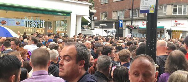 Crowd gathers in London for the vigil in honor of Orlando shooting victims - Sputnik International