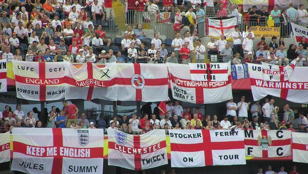 England fans watching their team play. - Sputnik International