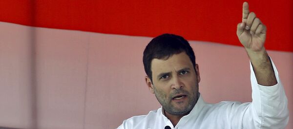 India's Congress party vice president Rahul Gandhi gestures during an address at a farmers' rally at Ramlila ground in New Delhi. (File) - Sputnik International