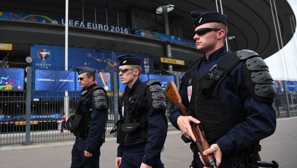 Officers of the French national police patrol - Sputnik International