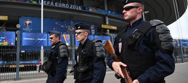 Officers of the French national police patrol - Sputnik International