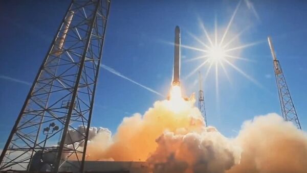 SpaceX Deploys 2 Communications Satellites in Orbit, Fails to Land Rocket - Sputnik International