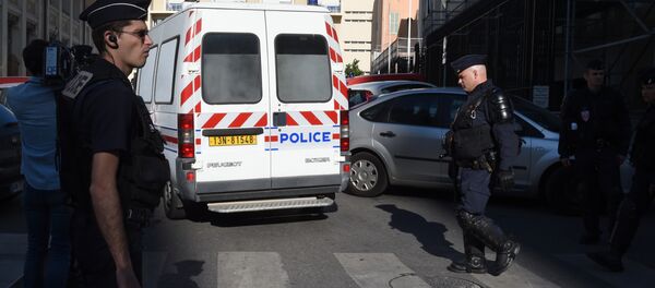 Police vehicles carrying Russian football fans arrested after Euro 2016 violence, arrive at the police headquarters in Marseille - Sputnik International