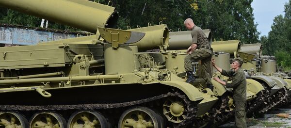 Soldiers at a military equipment storage, maintenance and repair facility in Novosibirsk. File photo - Sputnik International