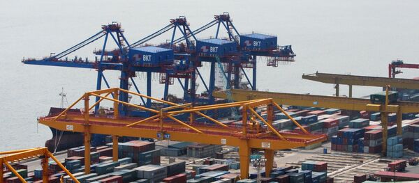 The Vladivostok merchant seaport The Vladivostok merchant seaport - Sputnik International