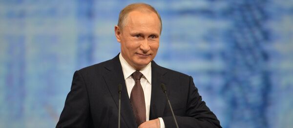 Russian President Vladimir Putin delivers his address at the plenary session of the St. Petersburg International Economic Forum. - Sputnik International