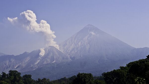 Santiaguito volcano in Guatemala - Sputnik International