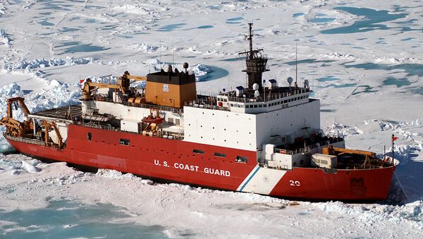 U.S. Coast Guard Cutter Healy (WAGB-20) sits approximately 100 miles north of Barrow, Alaska, in order to conduct scientific ice research - Sputnik International