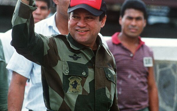 A photo taken 04 October 1989 shows former Panamanian strongman General Manuel Noriega waving as he left his headquarters in Panama City following a failed coup against him - Sputnik International
