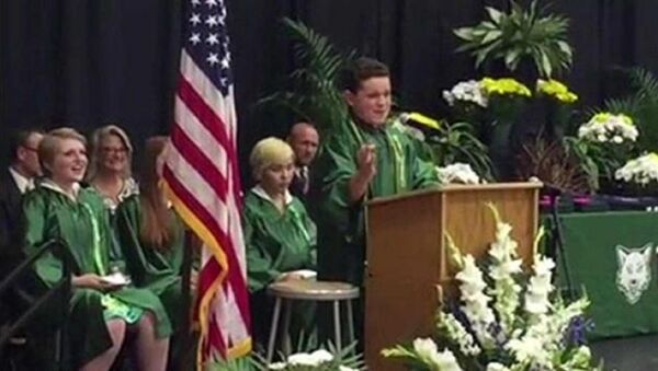 WATCH: 14-Year-Old's Graduation Speech Brings the House Down With US Presidential Candidate Impressions - Sputnik International
