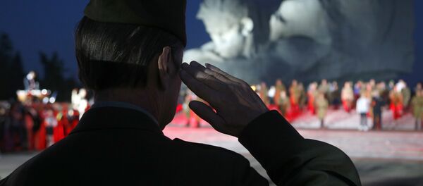A veteran of Soviet Army salutes during a ceremony to mark the Day of Remembrance and Sorrow, on the 75th anniversary of Germany's attack on the Soviet Union in World War II in the Brest Fortress memorial, 360 kilometers (225 miles) southwest of Minsk, Belarus - Sputnik International
