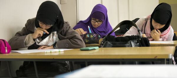 Muslim faithful students (file) Muslim faithful students (file) - Sputnik International
