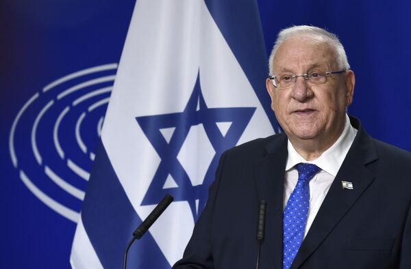 Israeli Border Police Chief Diagnosed With COVID-19 After Memorial Event Attended by Gantz, Rivlin Israeli Border Police Chief Diagnosed With COVID-19 After Memorial Event Attended by Gantz, Rivlin - Sputnik International